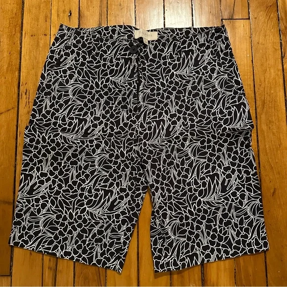 Talbots patterned shorts - Picture 1 of 5